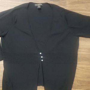 2X black sweater cropped sleeves Linda Matthews 3 buttons